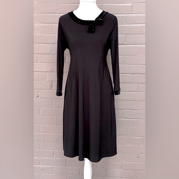 Vintage black velvet bow dress M-L - Picture 1 of 9
